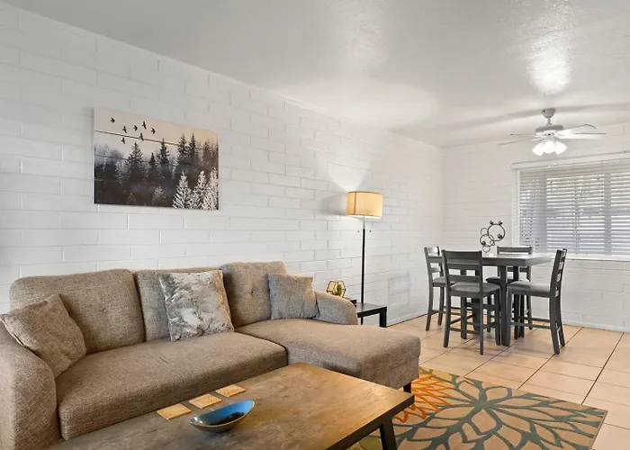 Pinchot Uno - Old Town Apartment